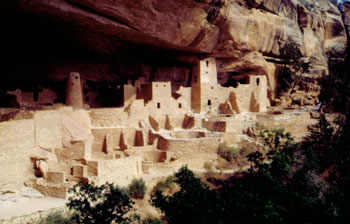 Dominiks „Ritterburg“: Felswohnungen der Anasazi-Indianer (um 1200) im Mesa Verde National Park, Colorado